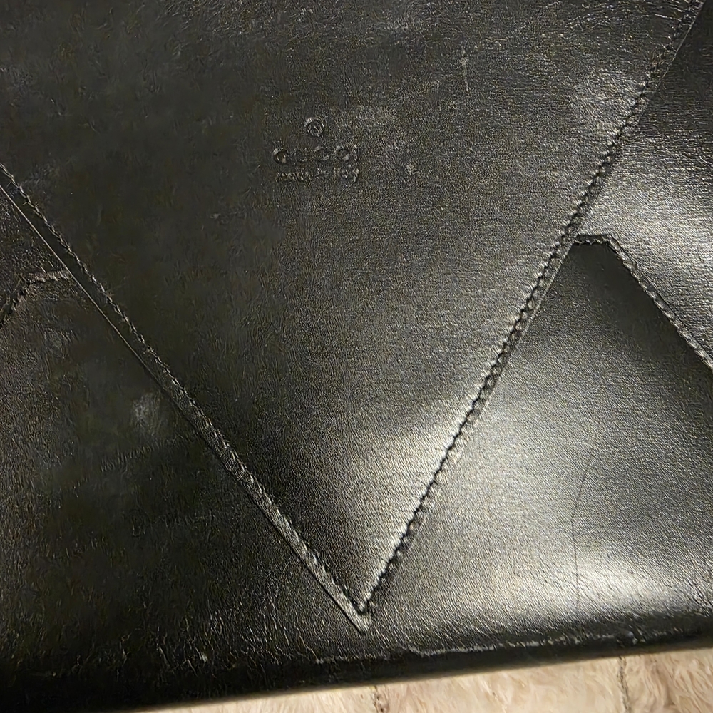 Authentic Vintage Gucci Black Leather Envelope Clutch - Picture 2 of 9